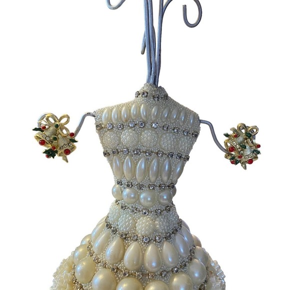 Vintage Jewelry - Vintage Christmas Bell clip on holiday earrings